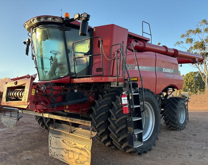 2014 CASE IH 8230 Red