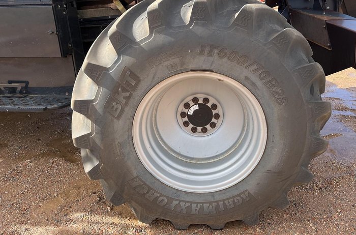 2014 CASE IH 8230 Red