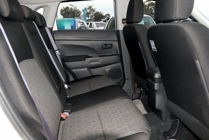 2024 Mitsubishi ASX ES