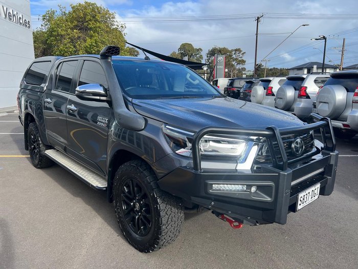 2021 Toyota Hilux SR5