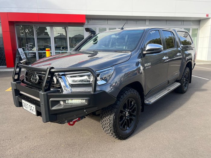 2021 Toyota Hilux SR5