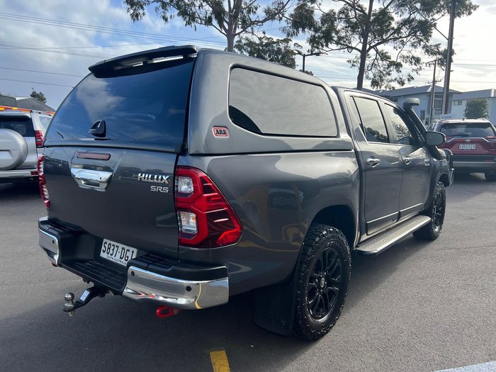 2021 Toyota Hilux SR5