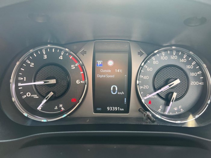 2021 Toyota Hilux SR5
