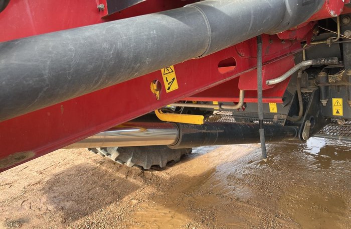 2013 CASE IH 8230 Red