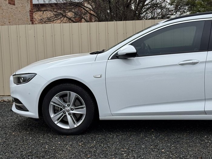 2020 Holden Commodore LT