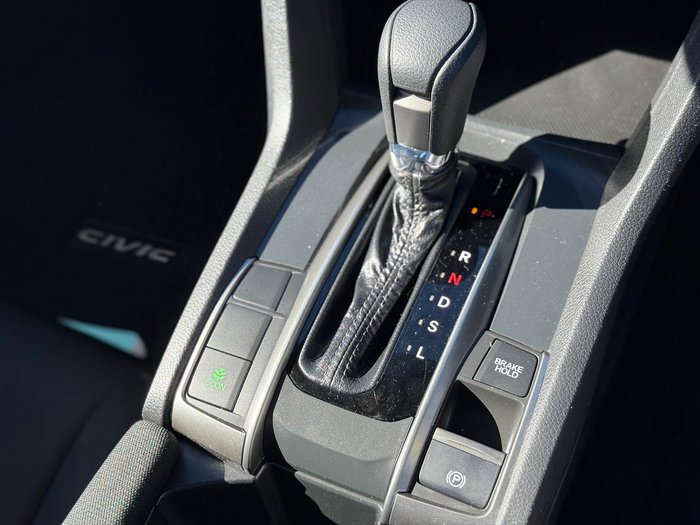 2018 Honda Civic VTi-S 10th Gen MY18 White Orchid