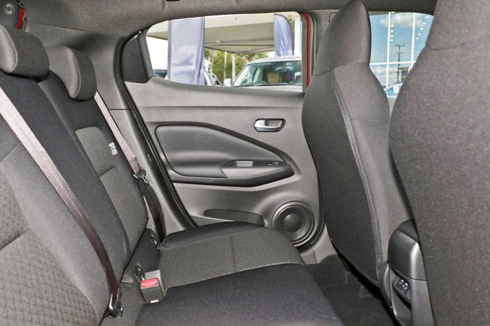 2025 Nissan JUKE ST+