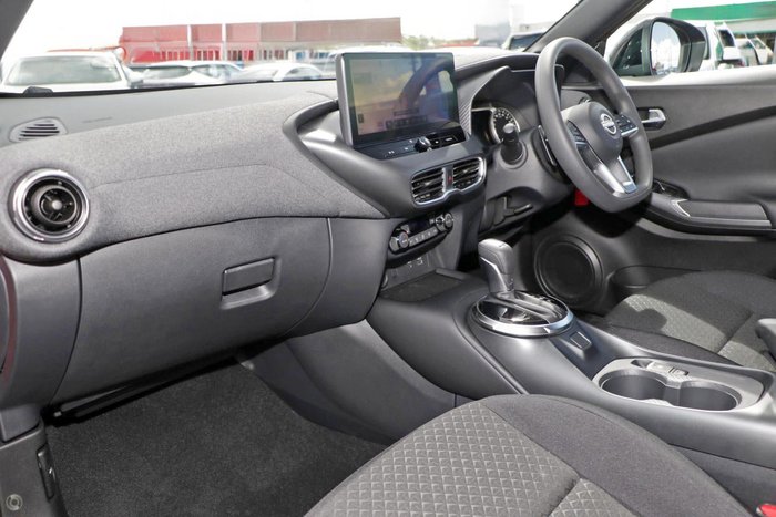 2025 Nissan JUKE ST+