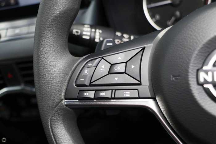 2025 Nissan JUKE ST+