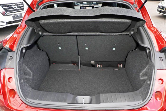 2025 Nissan JUKE ST+