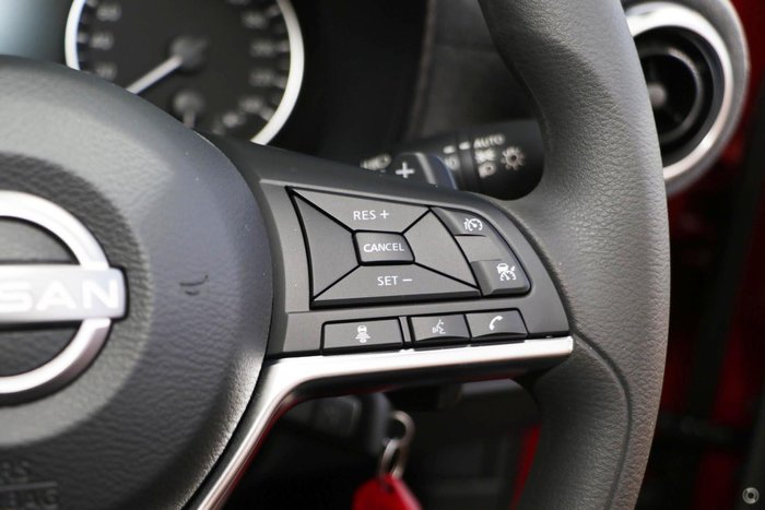 2025 Nissan JUKE ST+