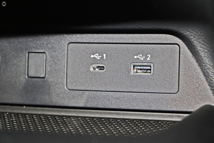 2025 Nissan JUKE ST+