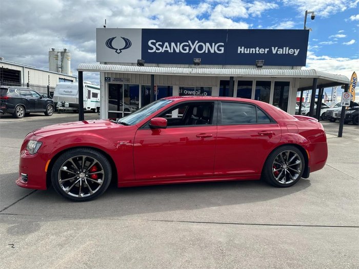 2016 Chrysler 300 SRT Hyperblack
