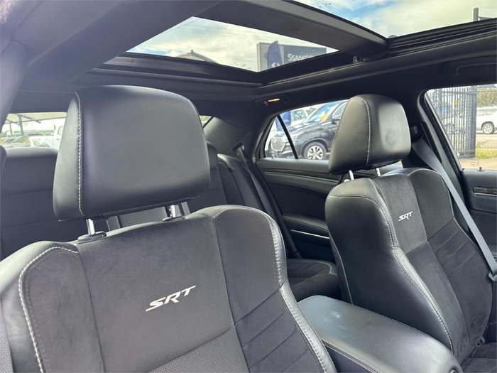 2016 Chrysler 300 SRT Hyperblack