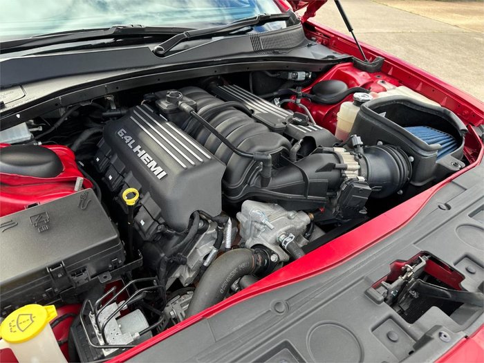 2016 Chrysler 300 SRT Hyperblack