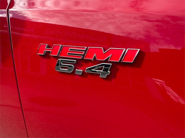 2016 Chrysler 300 SRT Hyperblack