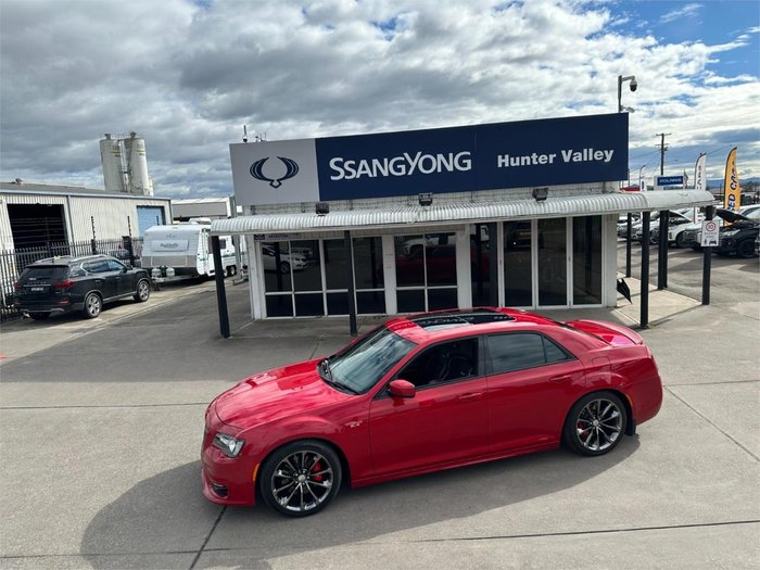 2016 Chrysler 300 SRT Hyperblack