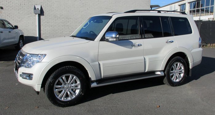 2020 Mitsubishi Pajero GLS