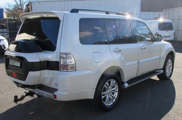 2020 Mitsubishi Pajero GLS