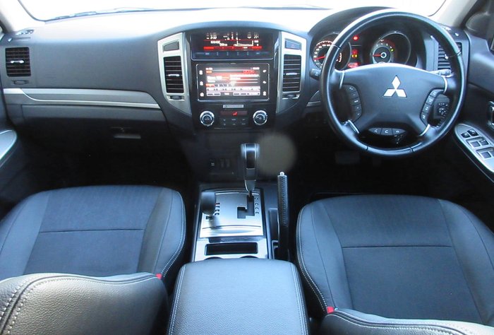 2020 Mitsubishi Pajero GLS