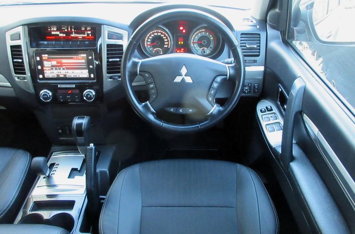 2020 Mitsubishi Pajero GLS
