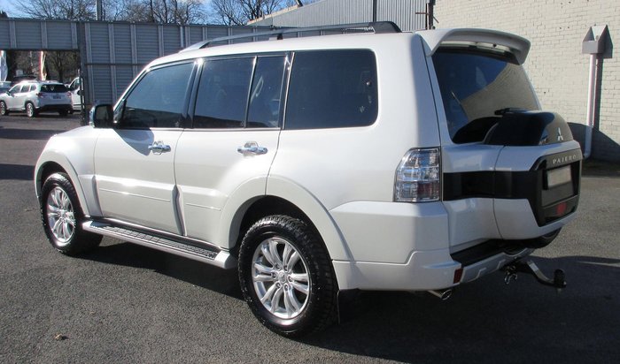 2020 Mitsubishi Pajero GLS