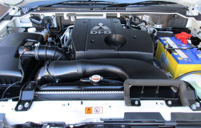 2020 Mitsubishi Pajero GLS