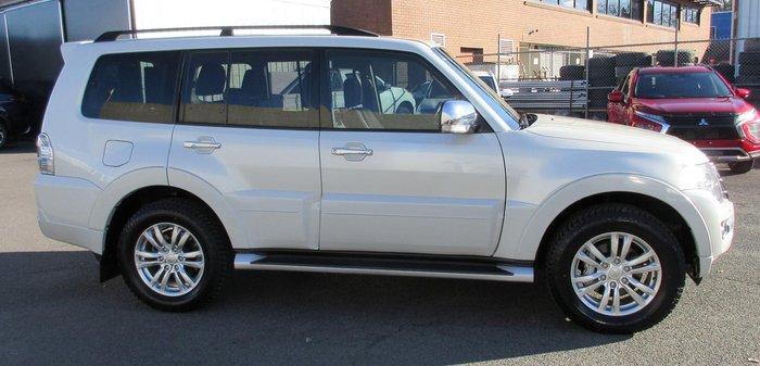2020 Mitsubishi Pajero GLS