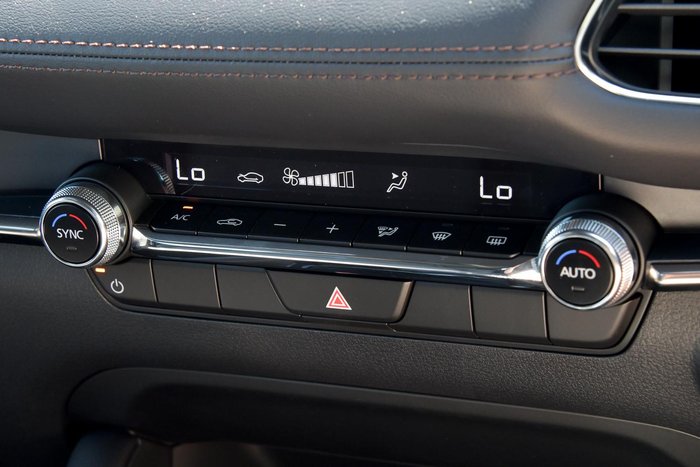 2025 Mazda 3 G20 Touring