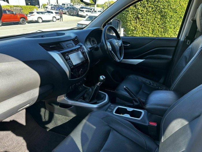2017 Nissan Navara ST-X