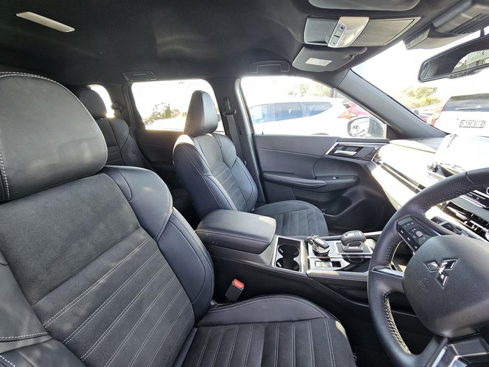 2024 Mitsubishi Outlander Black Edition