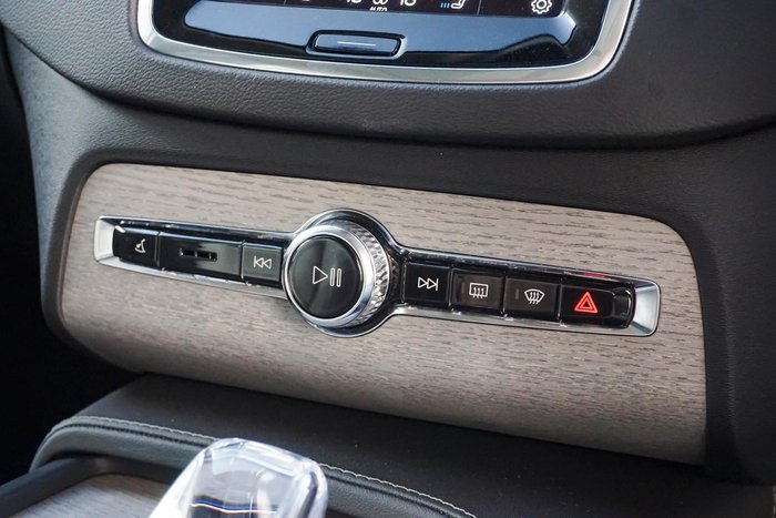 2024 Volvo XC90 Ultra T8 Plug-In Hybrid