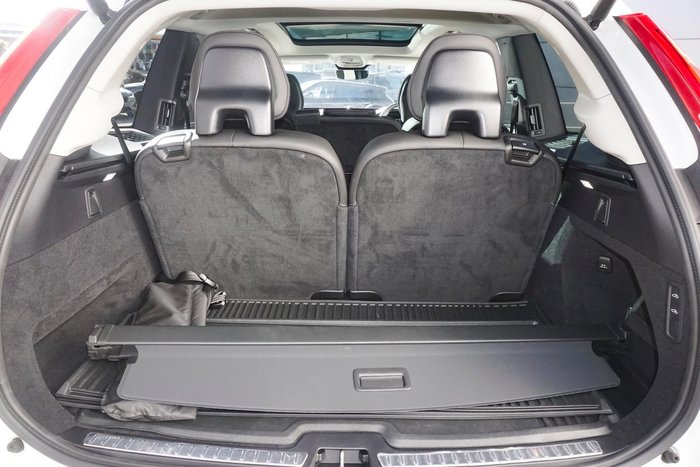 2024 Volvo XC90 Ultra T8 Plug-In Hybrid