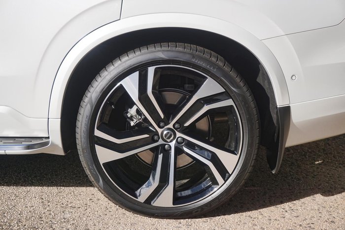 2024 Volvo XC90 Ultra T8 Plug-In Hybrid