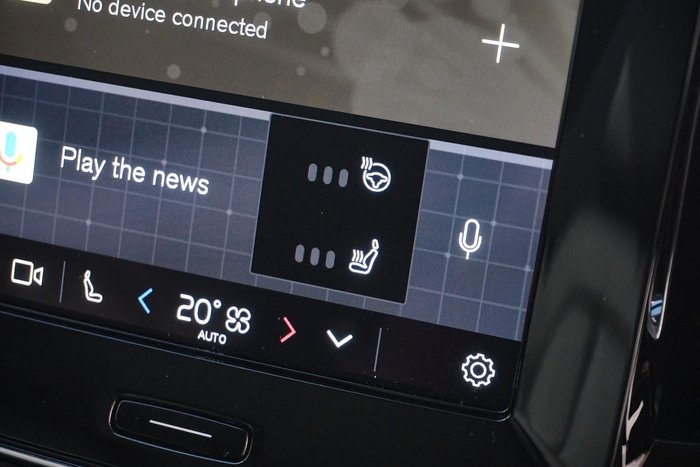 2025 Volvo XC40 Plus B4