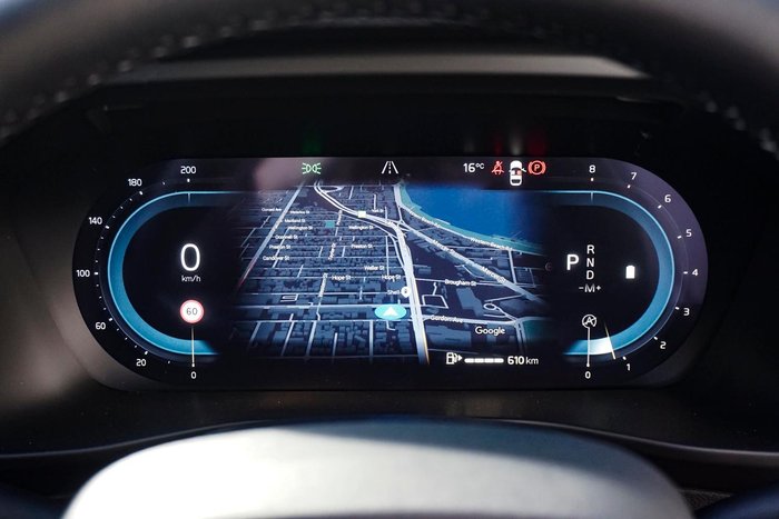 2025 Volvo XC40 Plus B4