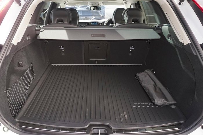 2024 Volvo XC60 Ultra B5 Bright