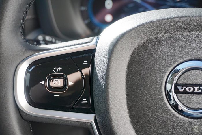 2024 Volvo XC60 Ultra B5 Bright