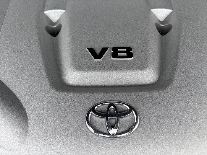 2011 Toyota Landcruiser GXL