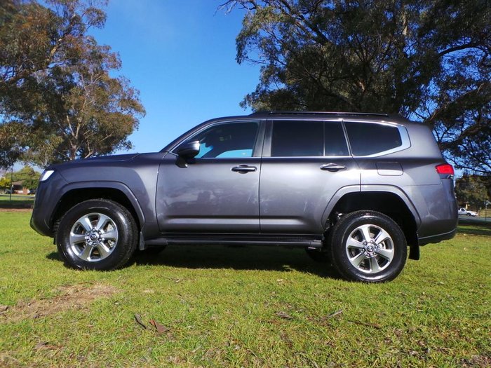 2022 Toyota Landcruiser VX