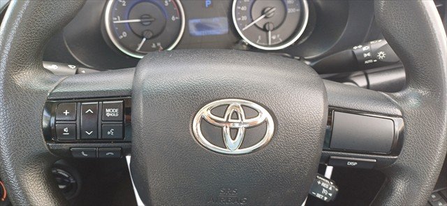 2015 Toyota Hilux SR