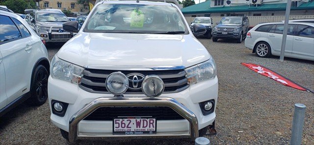 2015 Toyota Hilux SR