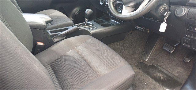 2015 Toyota Hilux SR