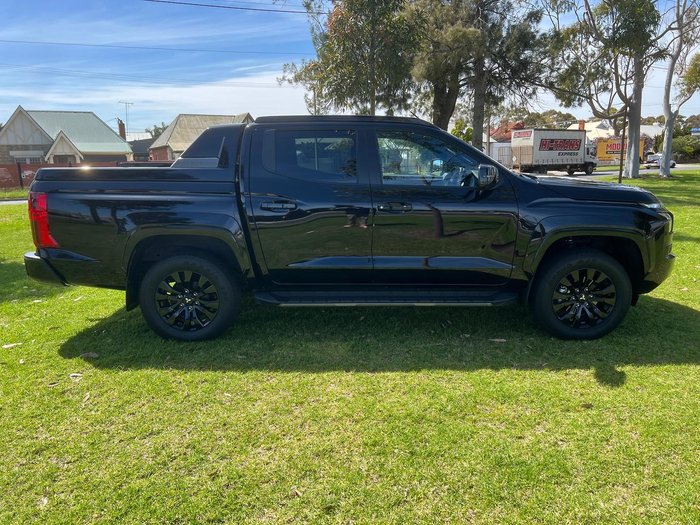 2025 Mitsubishi Triton GSR MV MY25 4X4 Dual Range Black Mica