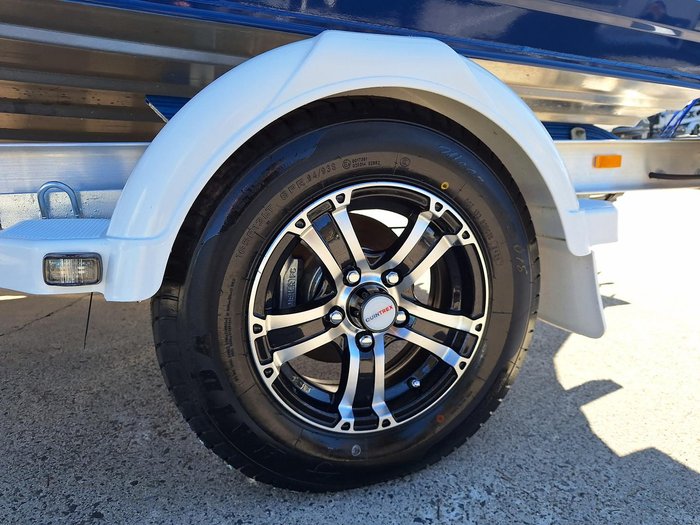 2025 QUINTREX 430 Fishabout Pro