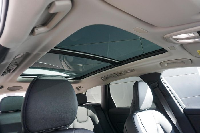 2024 Volvo XC60 Ultra B5 Bright