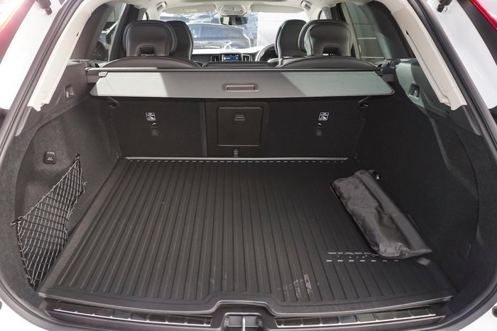 2024 Volvo XC60 Ultra B5 Bright