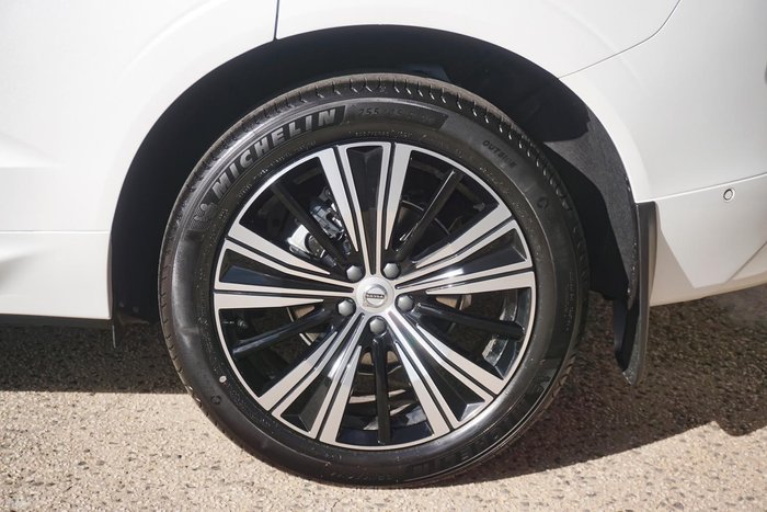 2024 Volvo XC60 Ultra B5 Bright