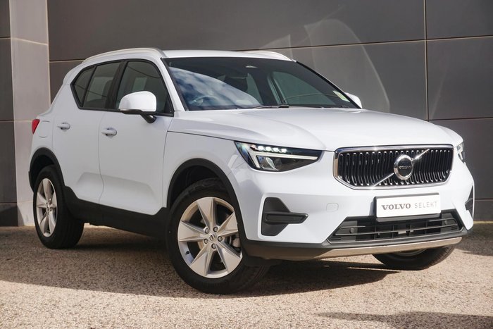 2024 Volvo XC40 Plus B4