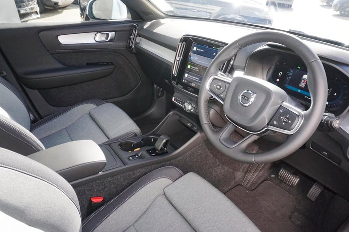 2024 Volvo XC40 Plus B4